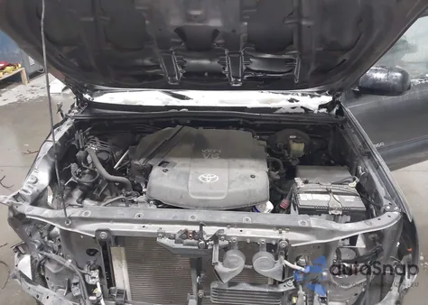 2014 Toyota Tacoma Prerunner V6 z USA, uszkodzony, nr VIN 5TFTU4GN5EX063944